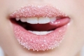 Пилинзи за усни со шеќер и мед
